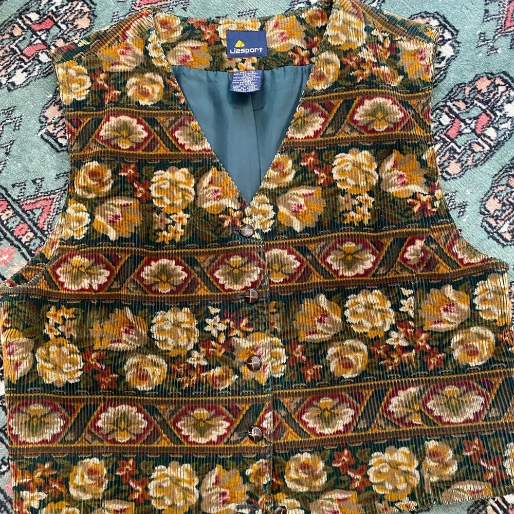 Vintage corduroy floral Cottagecore button up vest - Picture 2 of 9